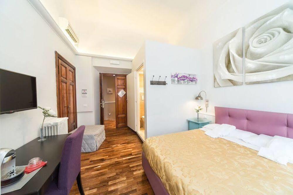 B&B Prestigia Rooms ฟลอเรนซ์ ภายนอก รูปภาพ